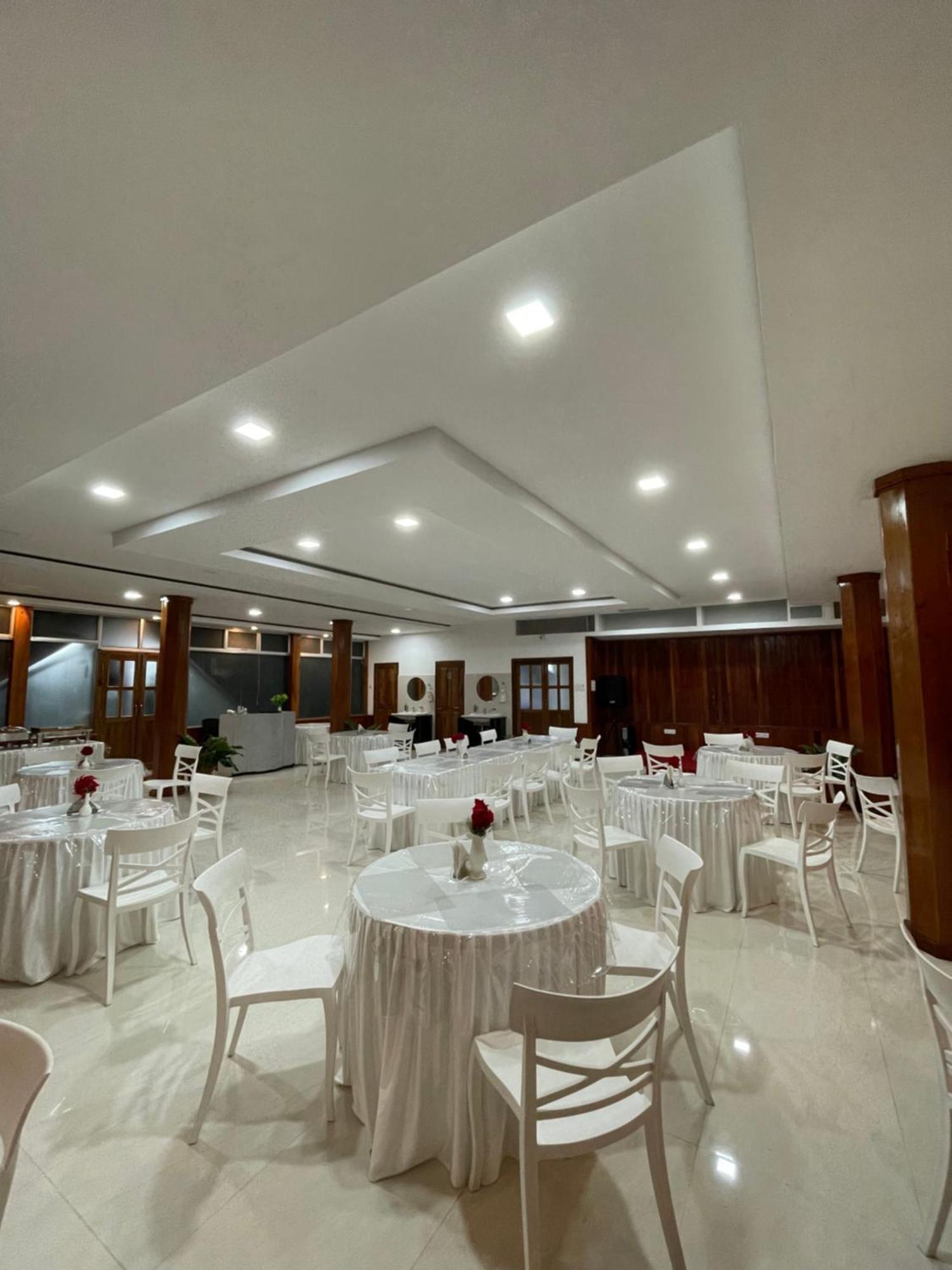 2K Hotel Kohima ภายนอก รูปภาพ