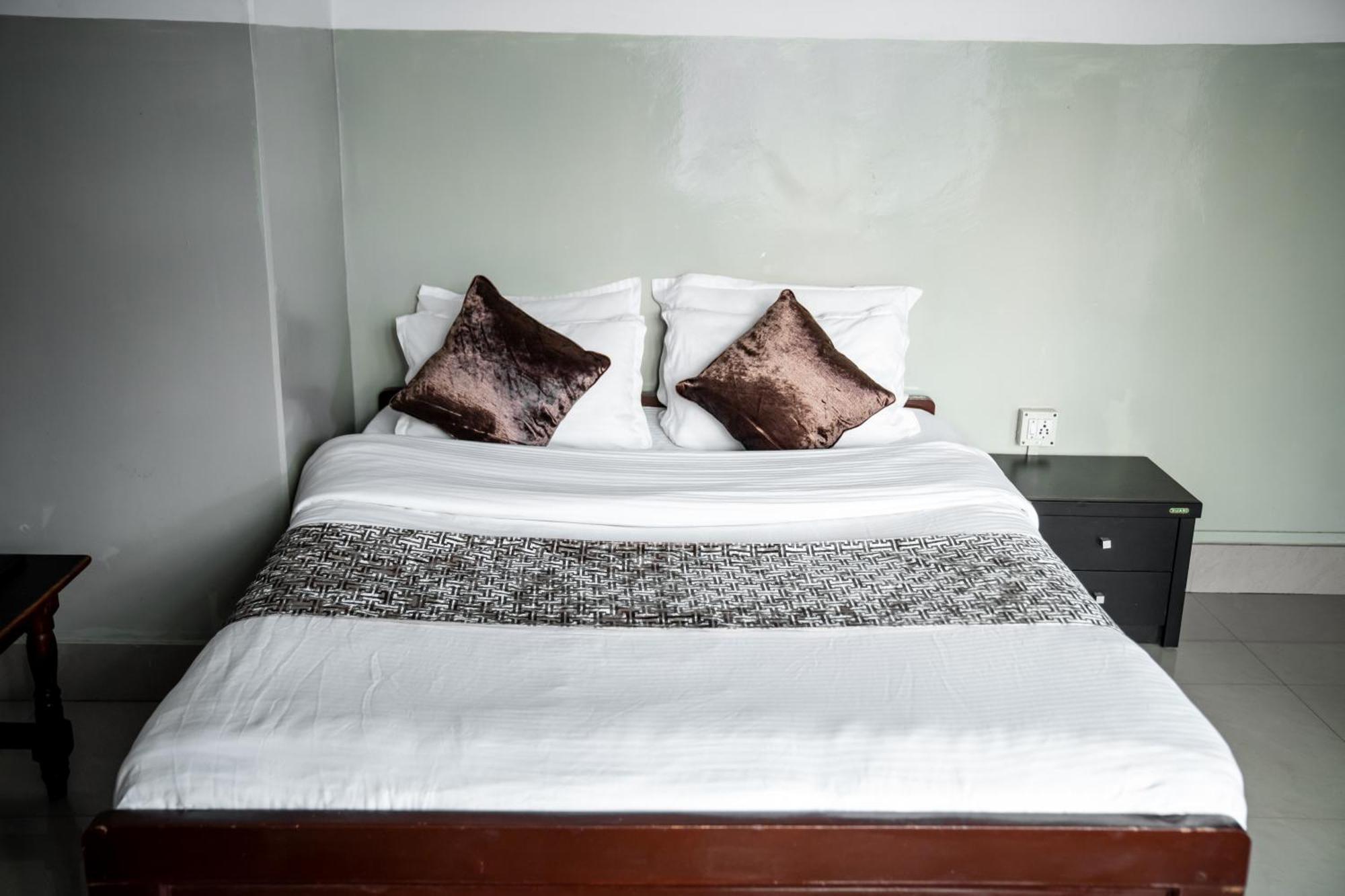 2K Hotel Kohima ภายนอก รูปภาพ