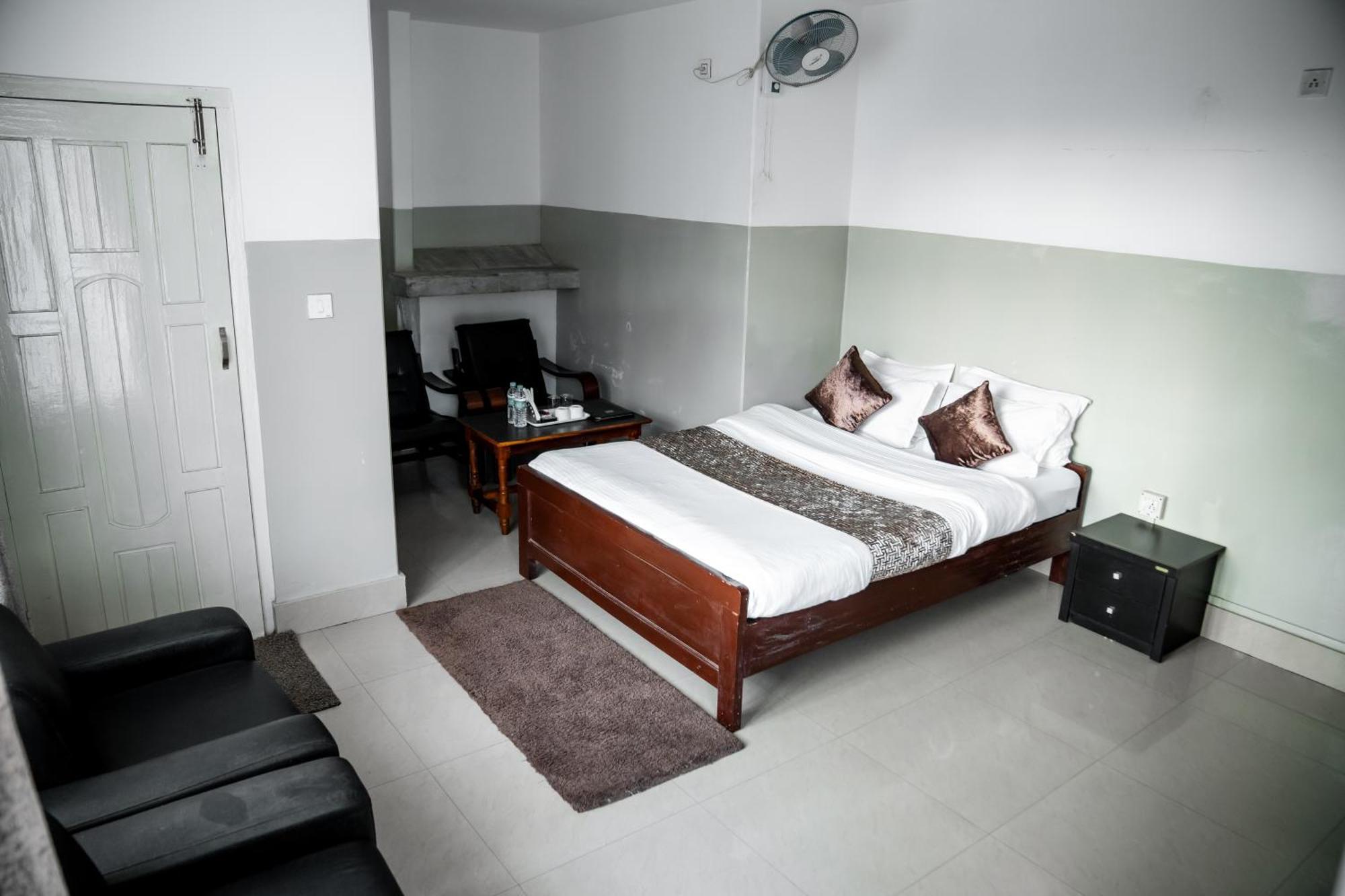 2K Hotel Kohima ภายนอก รูปภาพ