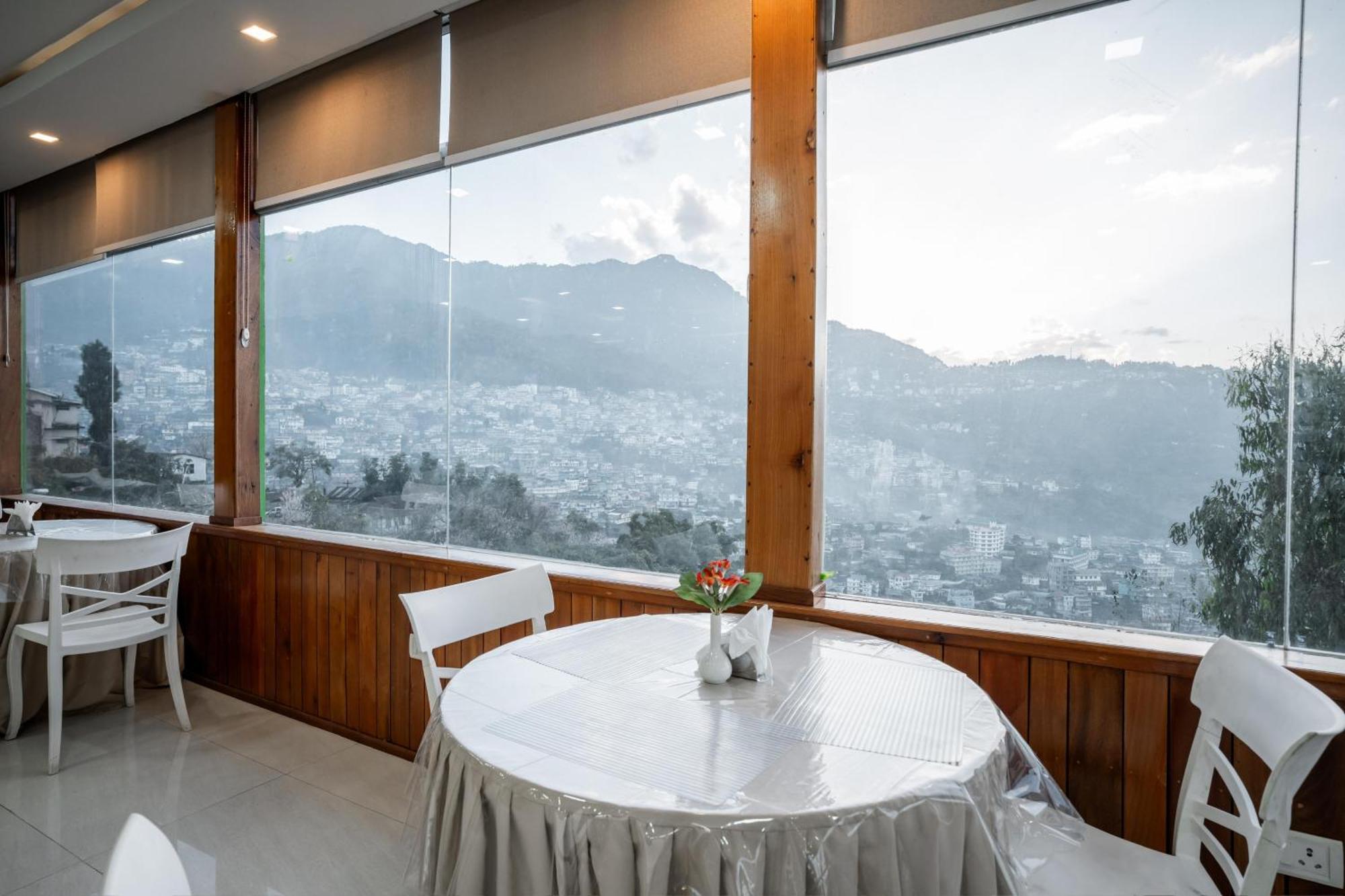 2K Hotel Kohima ภายนอก รูปภาพ