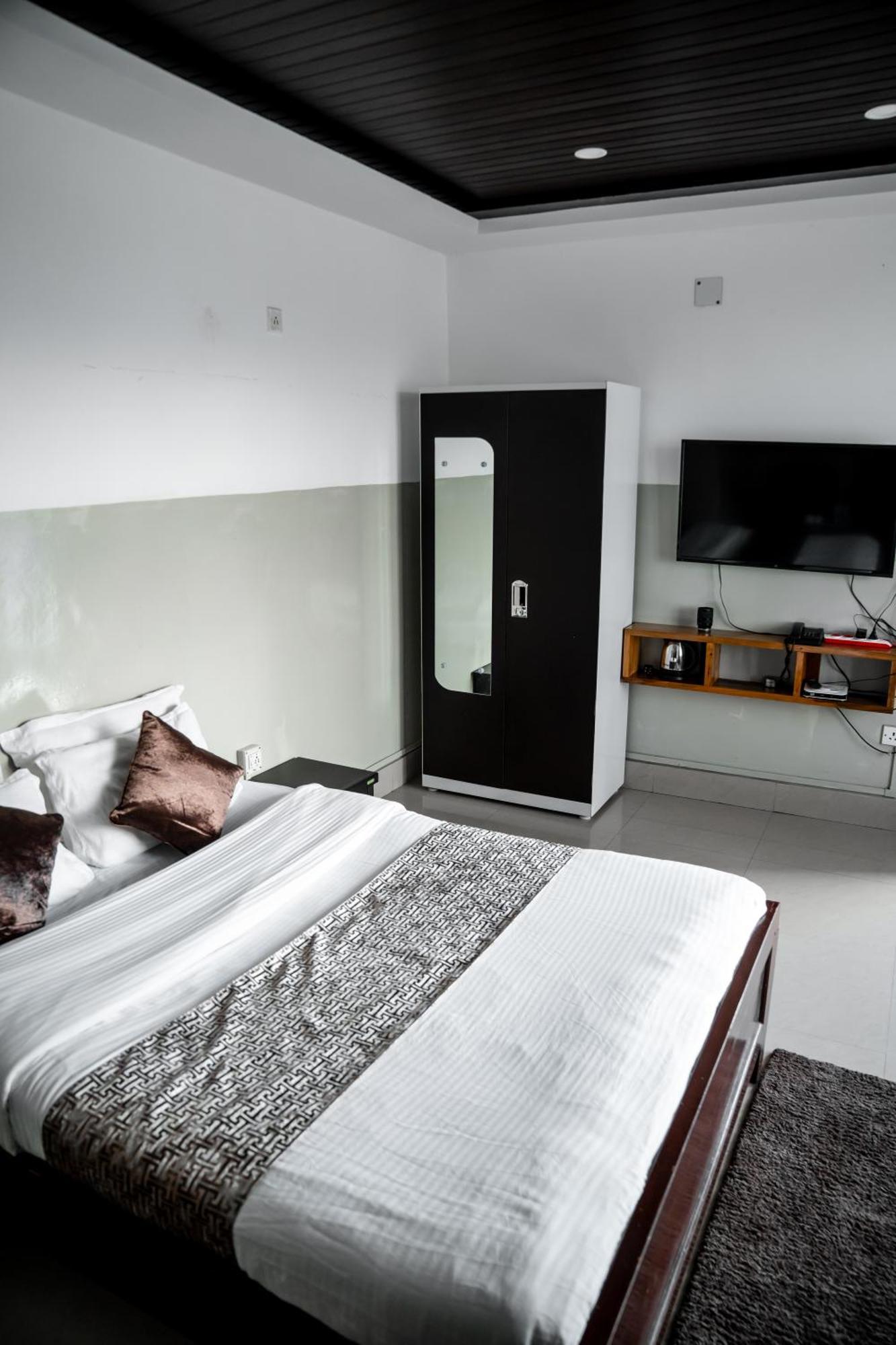 2K Hotel Kohima ภายนอก รูปภาพ